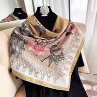 В цветочек, 70×70см