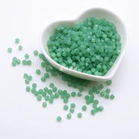 100 нефритового зеленого нефрита