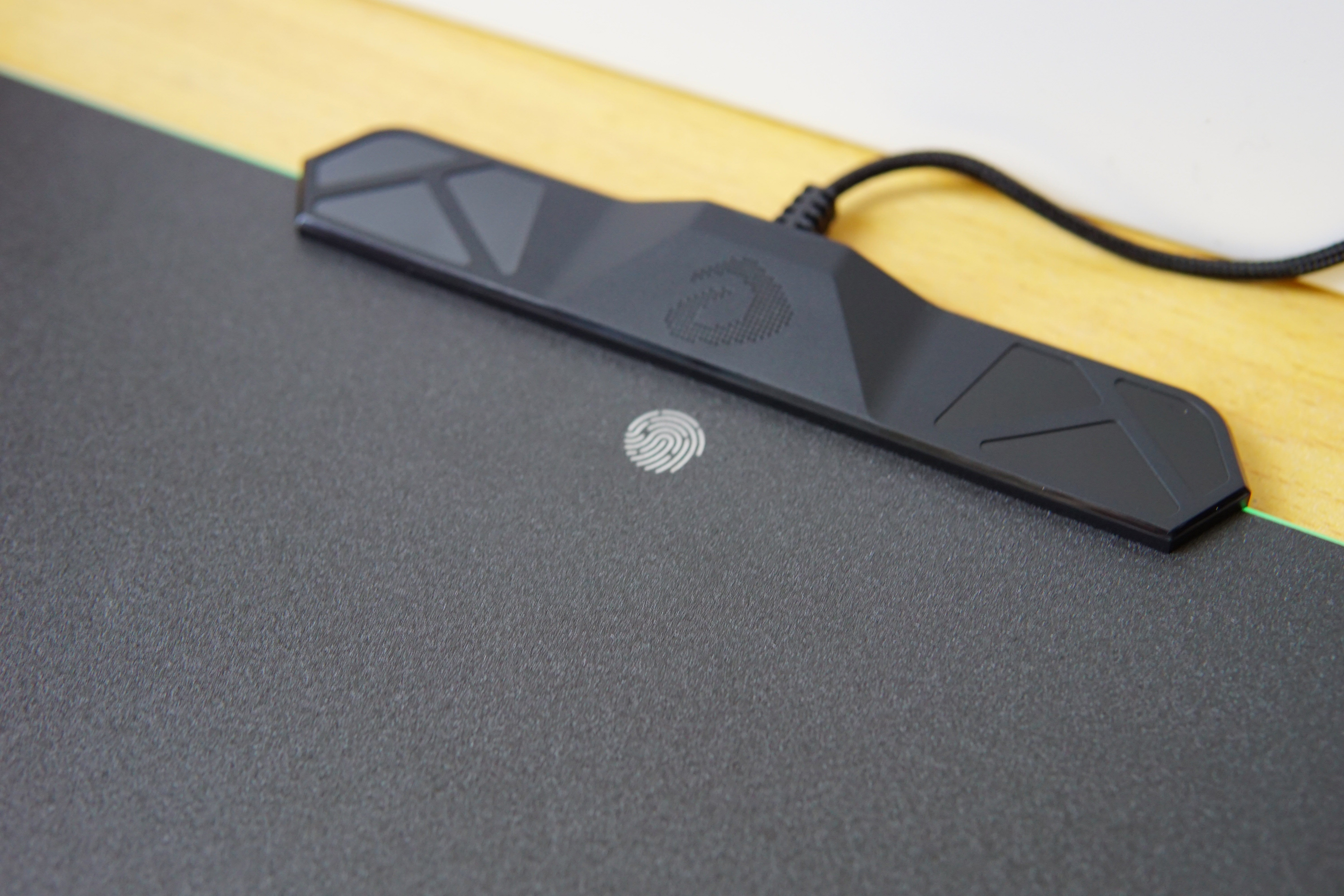 【试用评测】达尔优eq200炫光鼠标垫