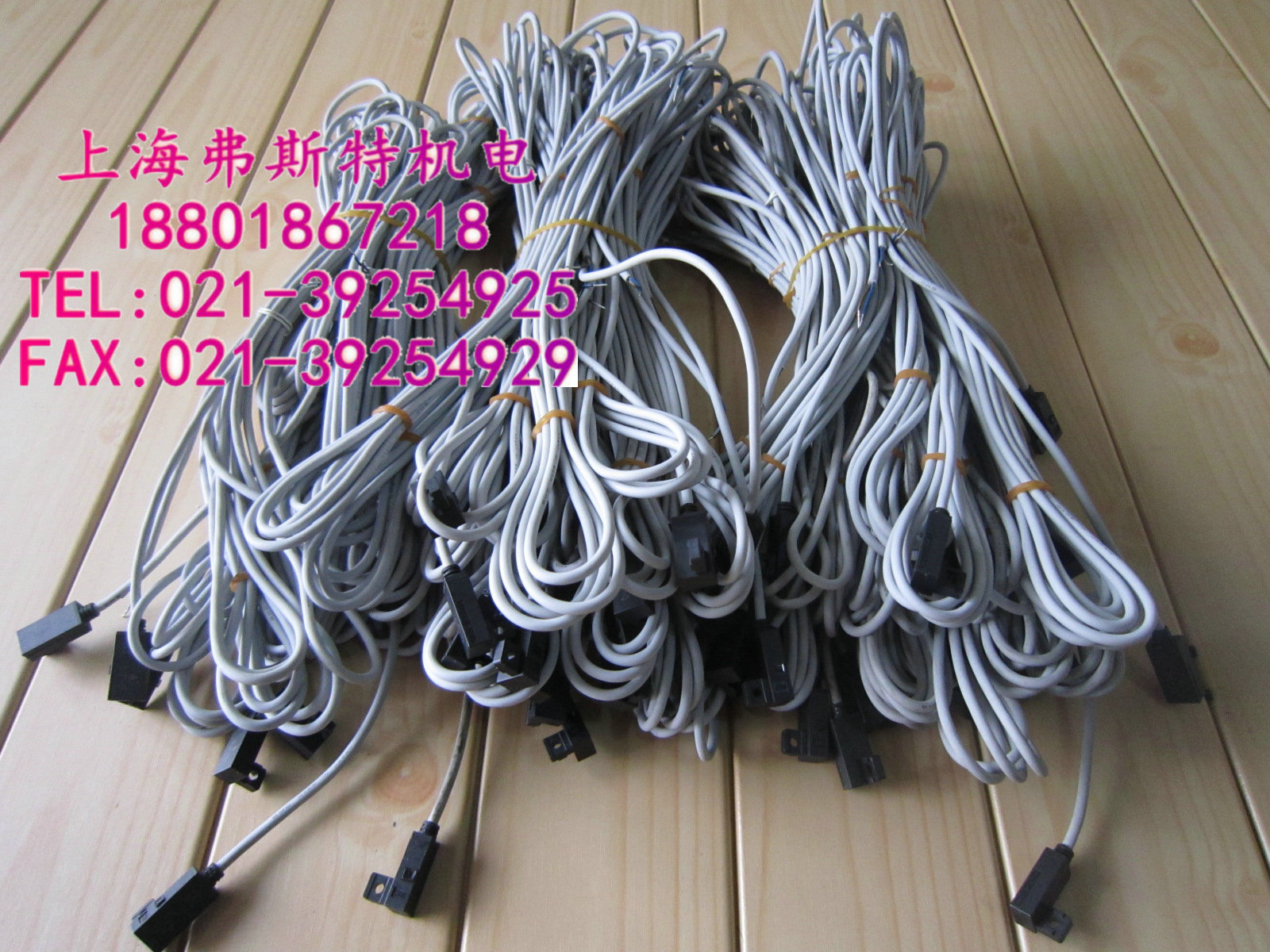 

Пневматические детали SMC D-J79 D-J79L 3M