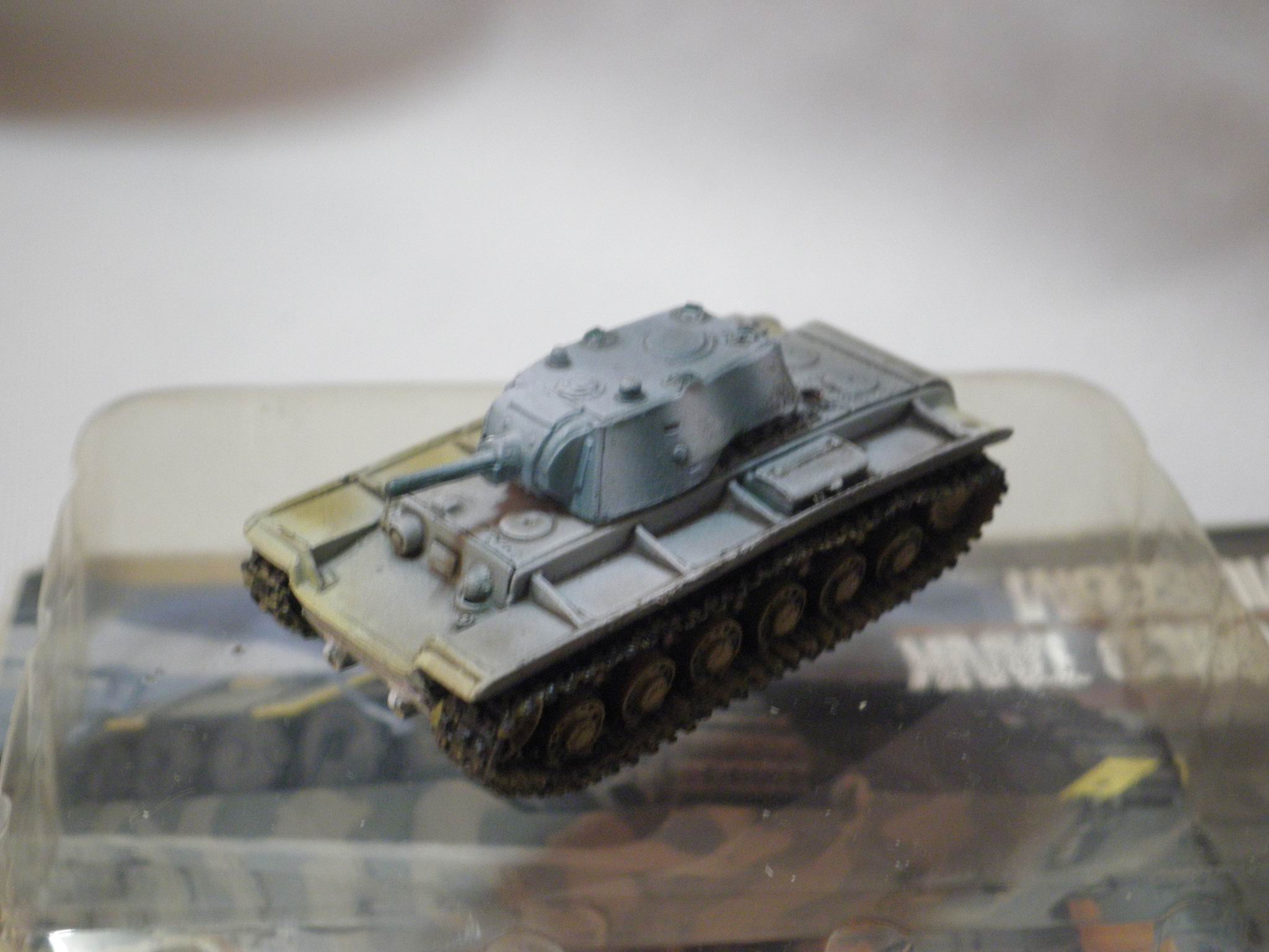 

Модель военной техники Kaiyodo TAKARA 1:144 NO.1 KV-1A