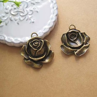 Одна большая роза бронзового цвета (сделайте 7 выстрелов 10)