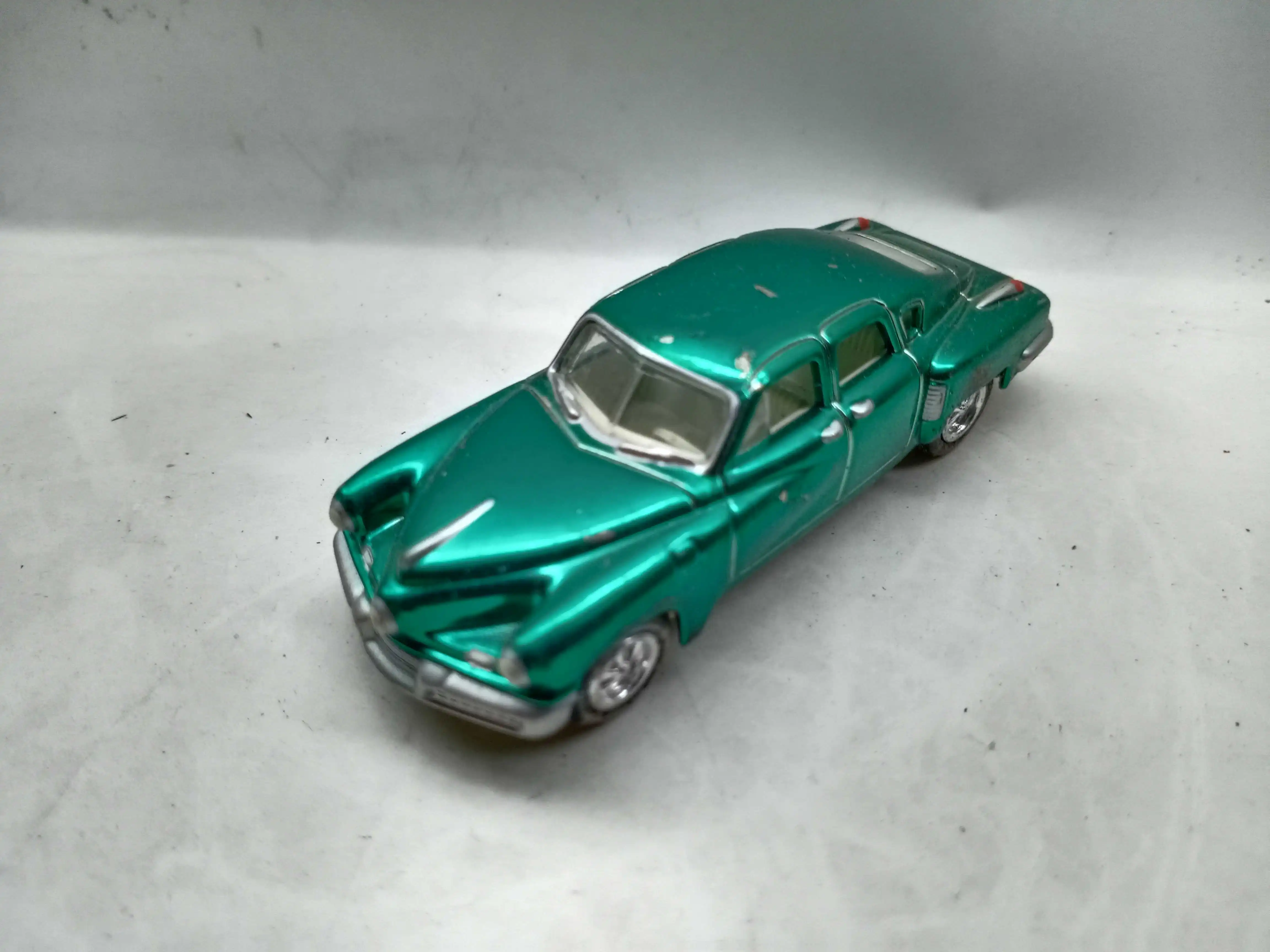 1:64 Джонни Челлен Chevrolet Saturn