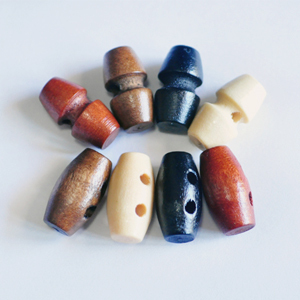 taobao agent Fuck accessories mini wooden horn buckle 15mm 4 cents 6 cents, two colors