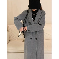 Серый не может позволить себе мяч