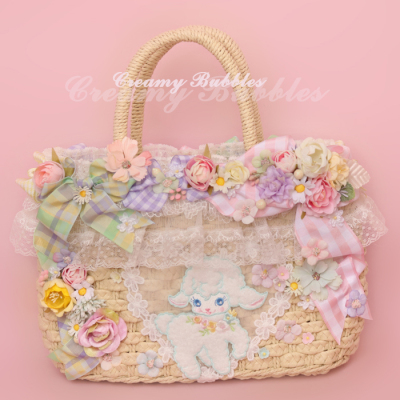 taobao agent Creamy Bubbles Original Lolita Showa Retro Lamb Heavy Industry Lace Flower Hand as a straw bag