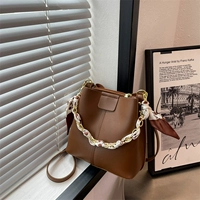 Коричневый