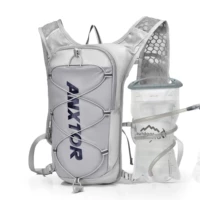 Серый рюкзак+1,5 л бутылки с водой