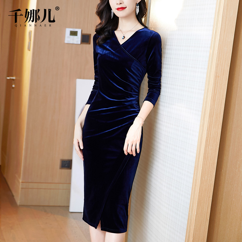 包臀开叉设计，凸显身材曲线