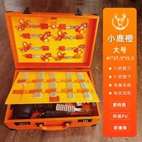 В большой оранжевый ящик для инструментов можно положить фен.