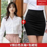 Мини-юбка, белый лонгслив, V-образный вырез