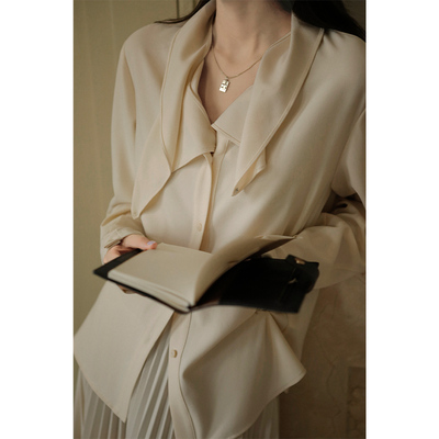 taobao agent Xia Shiwen designer shirt asymmetric cross -stacked collar girl banana sleeve spoken simple shirt autumn