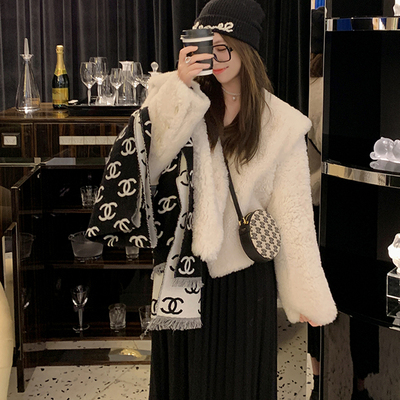taobao agent Xia Shiwen, the official Shan, Merrust, Meru Noodle Fur, Fur V -neck Sleeping Loose Loose Jacket Female Winter Winter