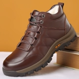 Зимняя кожаная мужская обувь, повседневная кожа из натуральной кожи плюс бархат, утолщенная и теплая хлопчатобумажная обувь, нескользящие шерстяные зимние ботинки для мужчин, со встроенным мехом.