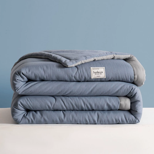 Машина для мытья летнее лето лето прохладно из -за одного студенческого общежития весной и осенью, хлопковым хлопком, небольшим стеганым одеялом, летним кондиционером был сердечником