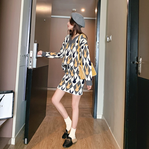 Комплект, свитер, осенняя юбка, трикотажная куртка, в западном стиле, 2019