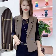 Женская жилетка