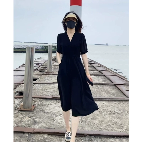 Летнее черное приталенное платье, длинная юбка, V-образный вырез, изысканный стиль