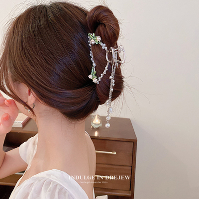 taobao agent Drejew pearl flowers, leaves, grab the semi -circular streaming soveree hair, the girl's simple wind back head hair accessories