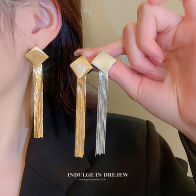 taobao agent Advanced retro fashionable earrings, 2022 collection, high-quality style, simple and elegant design