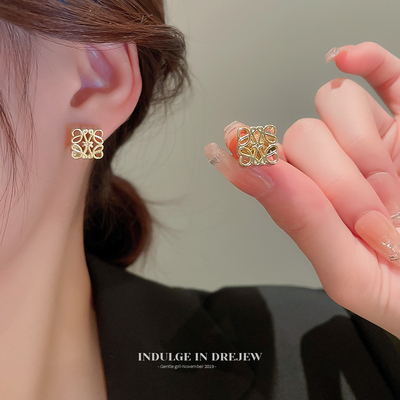 taobao agent Square demi-season advanced earrings, 2022 collection, high-quality style, city style