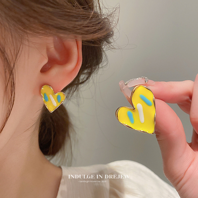 taobao agent Yellow asymmetrical small design summer earrings heart shaped, trend of season, simple and elegant design