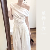 Топы [Топы для женщин, новые популярные стили 2025 года/летние наряды/футболки с короткими рукавами для женщин, новые стили 2025 года/топы с открытыми плечами/футболки для женщин, новые стили 2025 года/уникальные и красивые топы, сокращающие возраст/топы с открытыми плечами для женщин с чувством роскоши/наряды раннего лета в 2025 году]