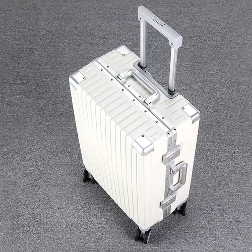 Кенгуру, вместительный и большой универсальный зеленый чемодан