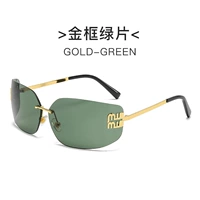 Золотая рама зеленый