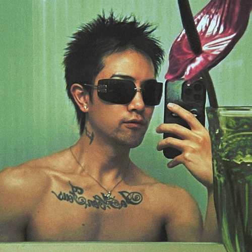 Zhang Yuanying - это та же легкая роскошная роскошная золотисто -беспрепятственные солнцезащитные очки