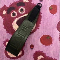 Темно-зеленый