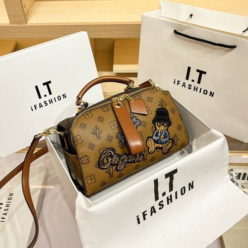 Бостонская сумка, летняя мультяшная подушка, сумка на одно плечо, Гонконг, из натуральной кожи, 2023