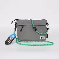 Серая сумка Maya Green Bag с моделью толщиной 2,0