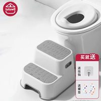 Белый туалет с ручками, стремянка