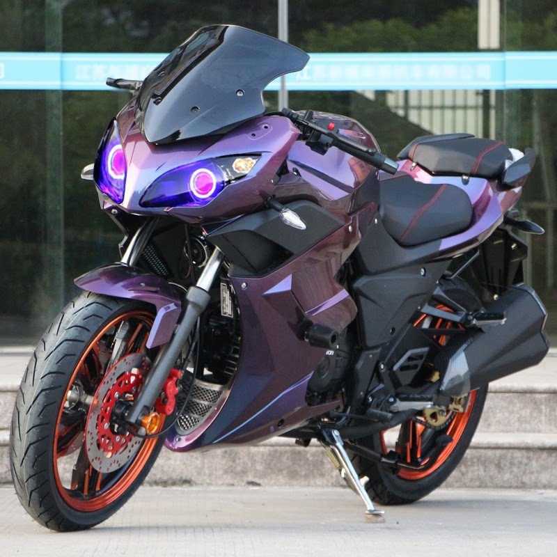 Мотоцикл Kawasaki Ninja R3 — спортивный взрослый байк, несколько цветовых вариантов, разрешён для регистрации