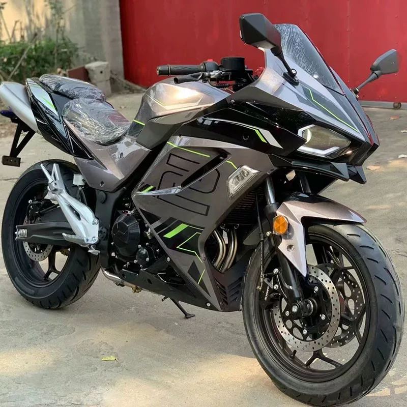 Мотоцикл Kawasaki Ninja R3 — спортивный взрослый байк, несколько цветовых вариантов, разрешён для регистрации