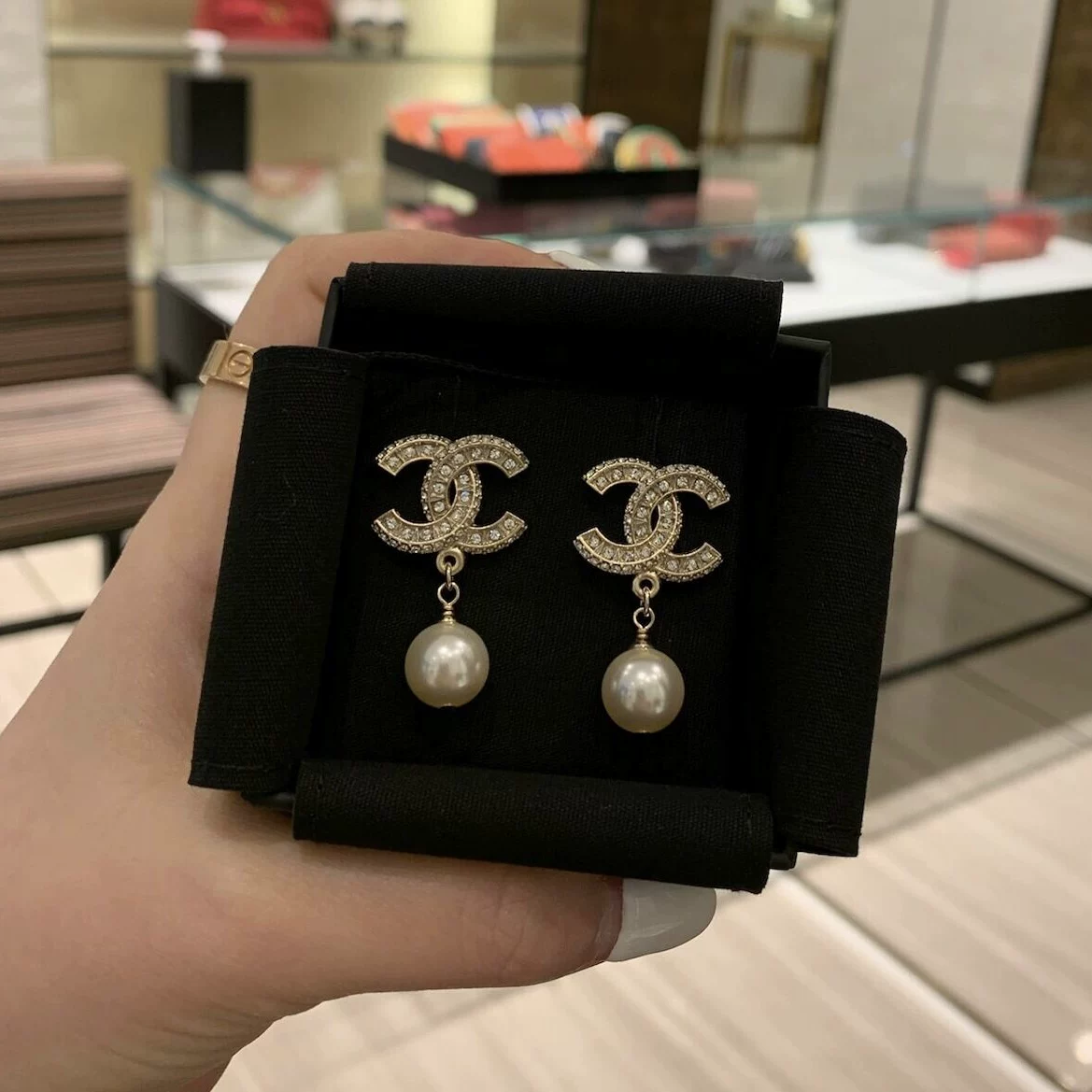 Chanel, classic earrings pearl, pendant