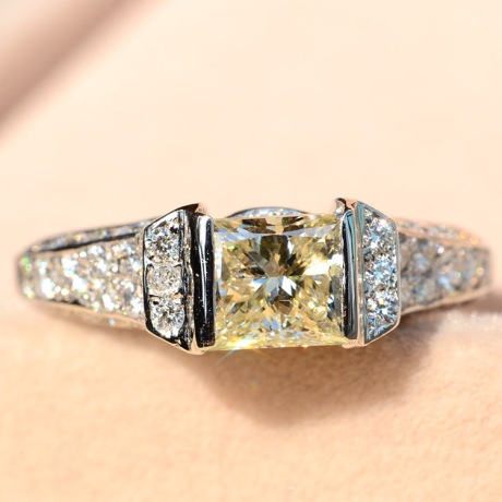 【18k金钻】_方钻戒指图片_天然戒指价格_搭配分享 - 爱逛街