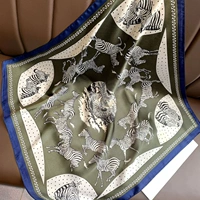 Белый, 38, 70×70см