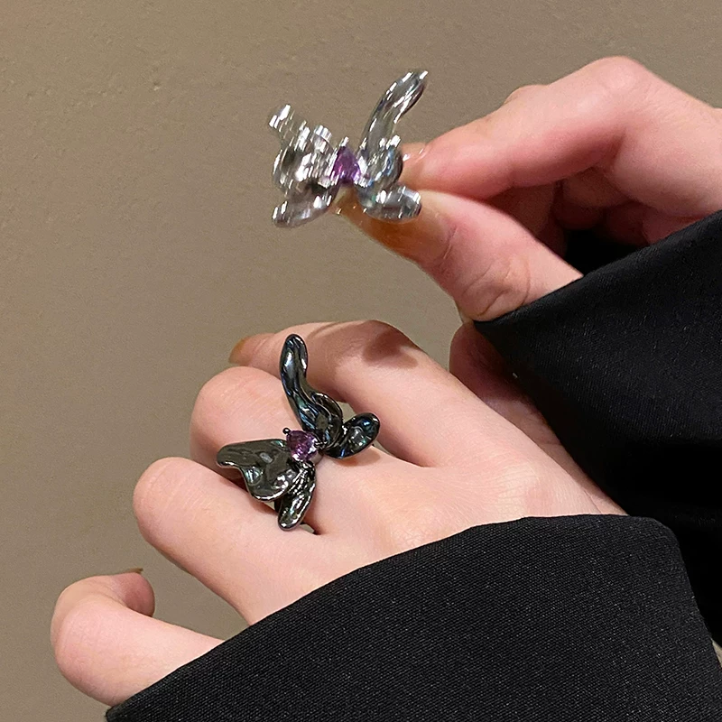 Кольцо с маленьким дизайном от Lancel, стиль легкой роскоши, высокий качество, коллекция 2022 года