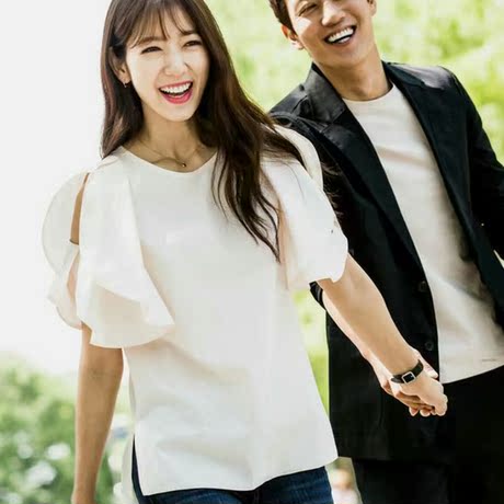 爱逛街为您找到荷叶袖上衣相关的宝贝,您可以在下面的板块中挑选喜欢