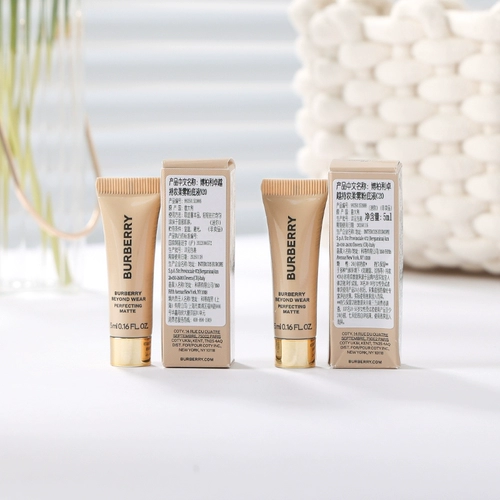 Burberry, плащ, стиральный порошок, тональный крем, матовая база под макияж, пробник, полупрозрачная растушевка, официальный продукт