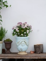 Средиземноморская керамика цветок, светло -голубой, старая ретро -чашка грубая гончар
