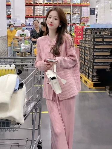 Весенний комплект, трикотажная булавка, штаны, коллекция 2023, городской стиль, в стиле Шанель