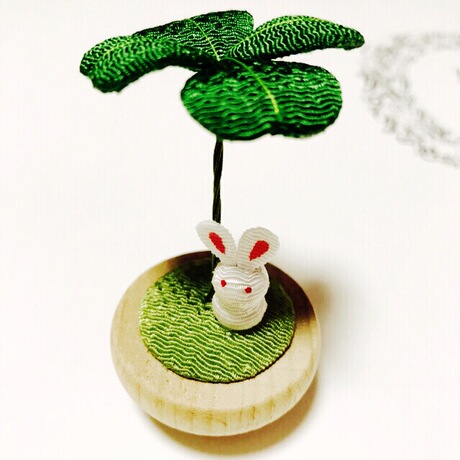 日本代购 日本制和风皱绸四叶幸运草幸运小兔子不倒翁摆件