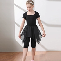 Черная юбка, короткий рукав