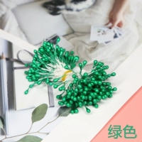 Количество зелени составляет около 120