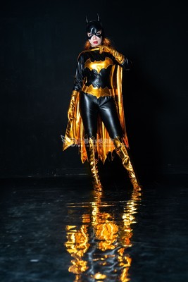 taobao agent Three ginger custom DC Comics Statue is called Bat Girl Cosplay Costume