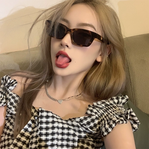 Солнцезащитные очки, европейский стиль, защита от ультрафиолета, популярно в интернете