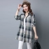 Quần áo mùa xuân và mùa thu 2021 áo sơ mi cotton và lanh nữ béo mm new plus size áo nịt nữ rộng rãi áo sơ mi dài tay kẻ sọc Hàn Quốc - Áo sơ mi dài tay Áo sơ mi dài tay